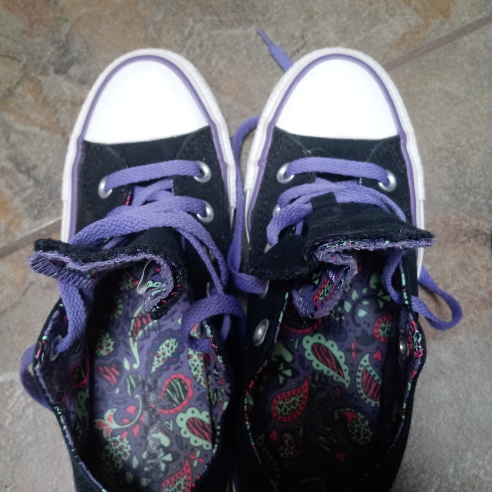 Black Converse - Picture 6 of 7